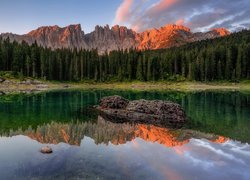 Jezioro, Lago di Carezza, Góry, Dolomity, Las, Drzewa, Chmury, Południowy Tyrol, Włochy