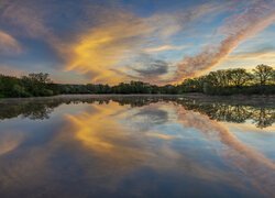 Wschód słońca, Drzewa, Jezioro Sterenbachsee, Dolina Wittlicha, Niemcy