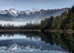 Park Narodowy Góry Cooka, Góry, Alpy Południowe, Las, Drzewa, Mgła, Odbicie, Jezioro Matheson, Nowa Zelandia