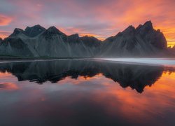 Morze, Góry, Zachód słońca, Odbicie, Góra, Vestrahorn, Islandia