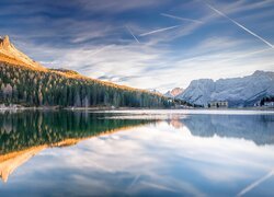 Góry, Dolomity, Jezioro, Misurina Lake, Las, Drzewa, Domy, Grand Hotel Misurina, Cortina dAmpezzo, Włochy