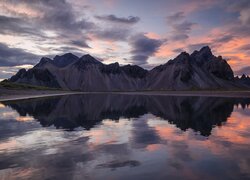 Poranek, Góry, Vestrahorn, Morze, Odbicie, Plaża Stokksnes, Islandia