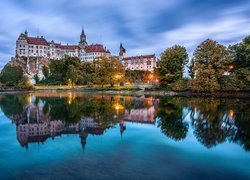 Zamek Sigmaringen, Rzeka Dunaj, Drzewa, Zachód słońca, Badenia-Wirtembergia, Niemcy