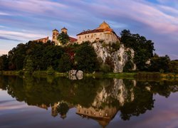 Kościół, Klasztor, Opactwo Benedyktynów, Wzgórze Klasztorne, Rzeka Wisła, Drzewa, Tyniec, Kraków, Polska