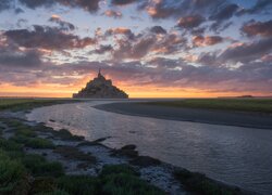 Francja, Wyspa Mont Saint Michel, Opactwo św Michała Archanioła, Zachód słońca, Chmury, Rzeka