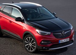 Czerwono-czarny, Opel Grandland X