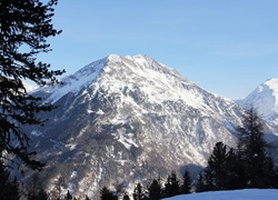 Ośnieżone austriackie Alpy