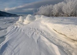 Jezioro, Góry, Drzewa, Zaspy