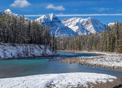 Kanada, Prowincja, Alberta, Park Narodowy Banff, Góry Skaliste, Rzeka, Bow River, Zima, Śnieg, Las, Drzewa