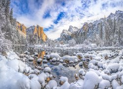 Park Narodowy Yosemite, Góra, Half Dome, Rzeka, Merced River, Drzewa, Chmury, Zima, Stan Kalifornia, Stany Zjednoczone