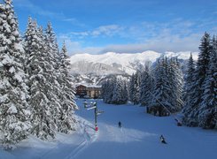 Ośrodek narciarski Courchevel, Góry, Alpy, Lasy, Ośnieżone, Drzewa, Zima, Miejscowość, Saint-Bon-Tarentaise, Sabaudia, Francja
