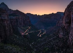 Park Narodowy Zion, Kanion, Zion Canyon, Rozświetlona, Droga, Góry, Skały, Stan Utah, Stany Zjednoczone