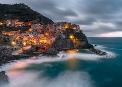 Oświetlona Manarola