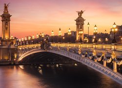 Francja, Paryż, Most Aleksandra III, Rzeka Sekwana, Latarnie, Oświetlenie