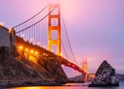 Oświetlony most Golden Gate Bridge