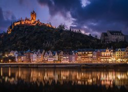 Zamek Reichsburg, Domy, Rzeka Mozela, Statki, Światła, Miasto Cochem, Niemcy