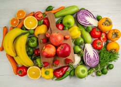 Różnokolorowe, Warzywa, Owoce, Deska, Jasne tło