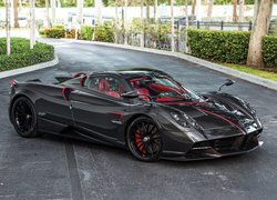 Czarne, Pagani Huayra