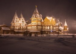 Pałac cara Aleksieja Michajłowicza w Kolomenskoye zimową porą