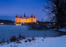 Pałac Moritzburg nad jeziorem Waldesee