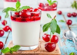 Panna cotta z wiśniami