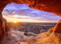 Park Narodowy Canyonlands, Kanion, Skały, Łuk skalny, Promienie słońca, Stan Utah, Stany Zjednoczone