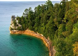 Park Narodowy Pictured Rocks National Lakeshore nad jeziorem Superior Lake w stanie Michigan
