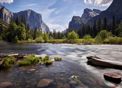 Stany Zjednoczone, Stan Kalifornia, Park Narodowy Yosemite, Rzeka, Drzewa, Góry Sierra Nevada