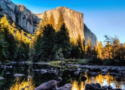 Park Narodowy Yosemite w Kalifornii w jesiennej scenerii