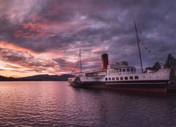 Parowiec PS Maid of the Loch na szkockim  jeziorze Loch Lomond