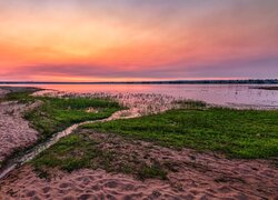 Piaszczysta plaża nad jeziorem Chatfield w Kolorado