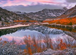 Jesień, Góry, Drzewa, Rośliny, Wschód słońca, Chmury, Jezioro, North Lake, Eastern Sierra, Kalifornia, Stany Zjednoczone