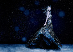 Piosenkarka Taylor Swift w przepięknej sukience