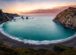 Morze, Zachód słońca, Góry, Skały, Plaża, Playa del Silencio, Asturia, Hiszpania