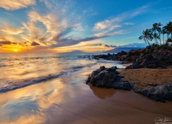 Hawaje, Plaża Kihei, Zachód słońca, Chmury, Palmy, Morze