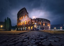 Włochy, Rzym, Koloseum, Amfiteatr Flawiuszów, Noc, Światła, Drzewa