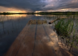 Jezioro, Pomost, Trawy, Zachód słońca, Chmury