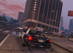 Policyjny Ford Crown Victoria rocznik 1999 w grze GTA5