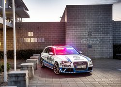 Policyjny samochód Audi RS4