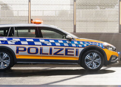 Policyjny Volkswagen Passat Alltrack