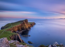 Morze Szkockie, Wybrzeże, Klif, Skały, Latarnia morska, Neist Point Lighthouse, Półwysep Duirinish, Wyspa Skye, Szkocja