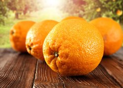 Pomarańcze na deskach