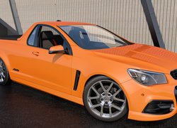 Pomarańczowy Holden VF Commodore UTE SSV