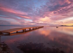 Pomost, Łódka, Zachód słońca, Chmury, Mar Menor Jezioro, Murcja, Hiszpania