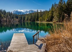 Pomost nad jeziorem Cresta Lake