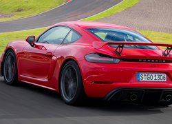 Porsche 718 Cayman GT4