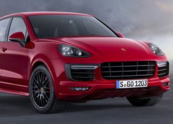 Czerwone, Porsche Cayenne GTS