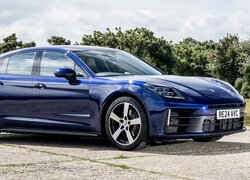 Porsche Panamera bok i przód