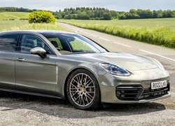 Porsche Panamera E-Hybrid Sport Turismo Platinum Edition