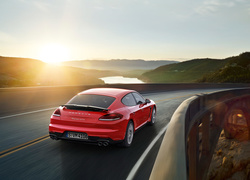 Czerwone, Porsche Panamera GTS, 2014